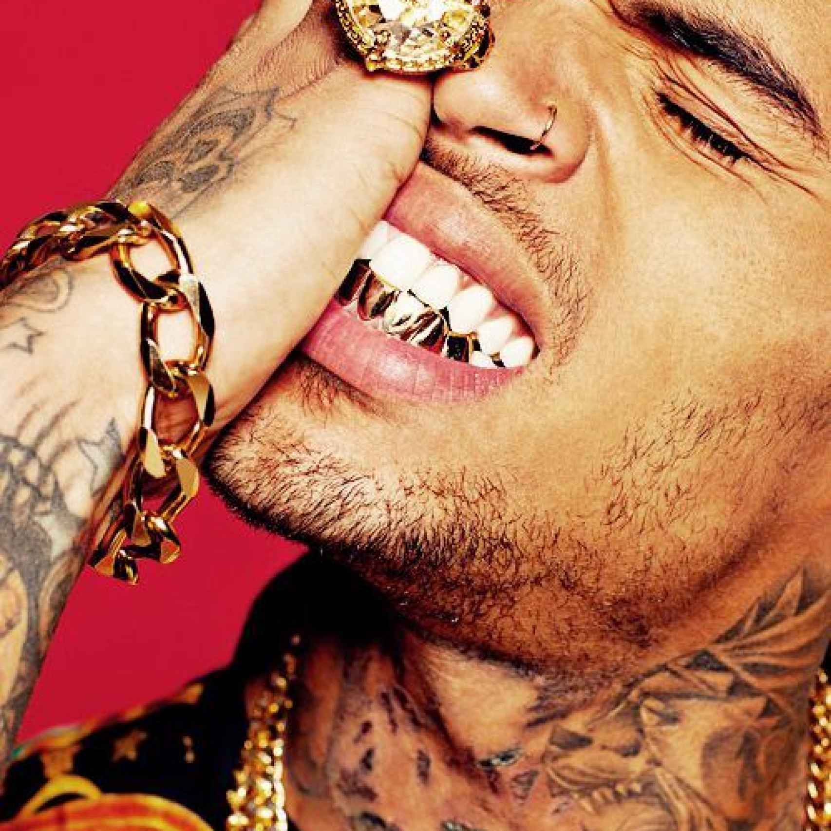 Chris Brown con mucho brillo.