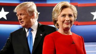 Trump amenaza con sacar las infidelidades de Clinton en el próximo debate