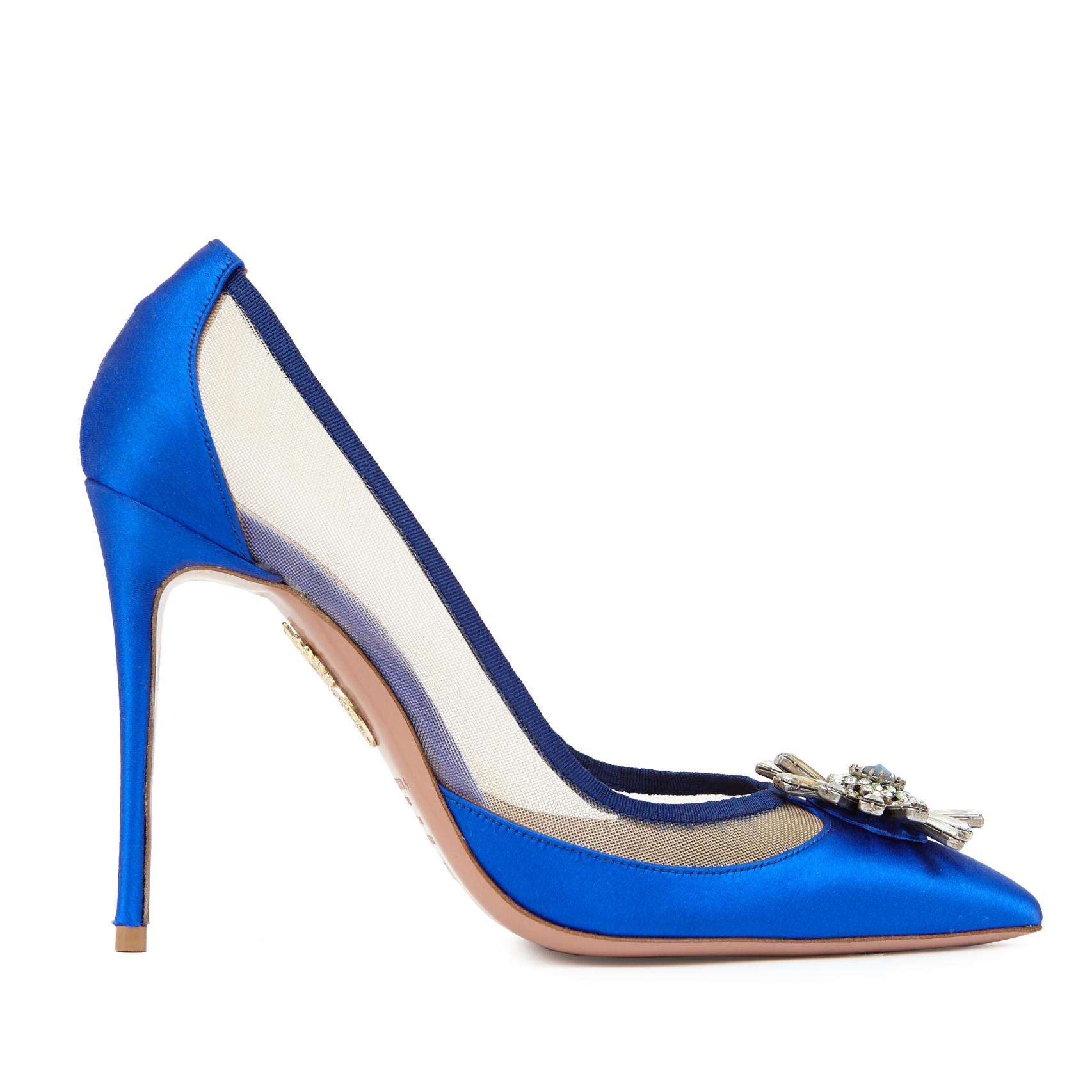 Zapatos de salón de la misma colección