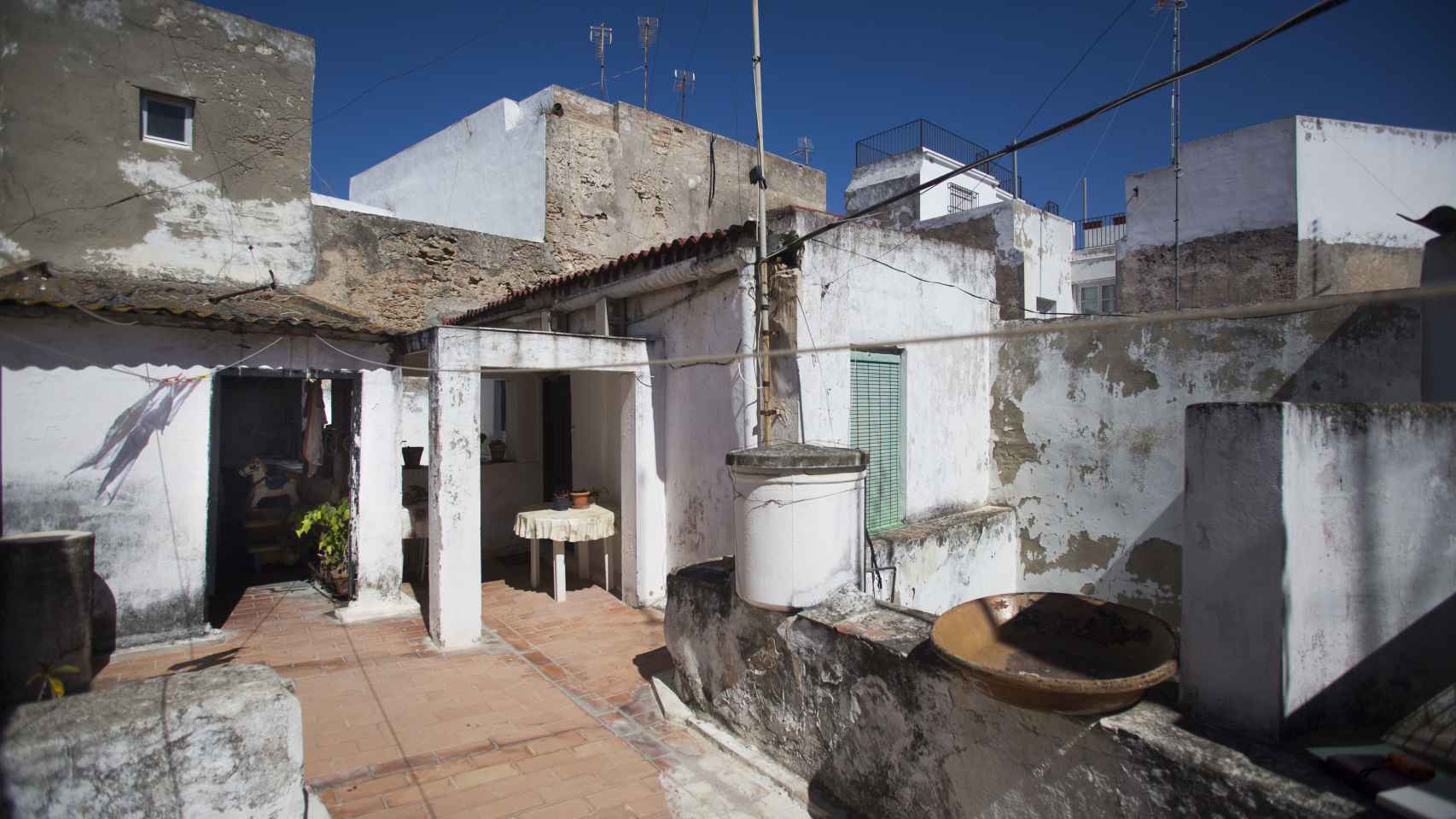 En Cádiz centenares de viviendas sufren problemas estructurales que impiden su habitabilidad.
