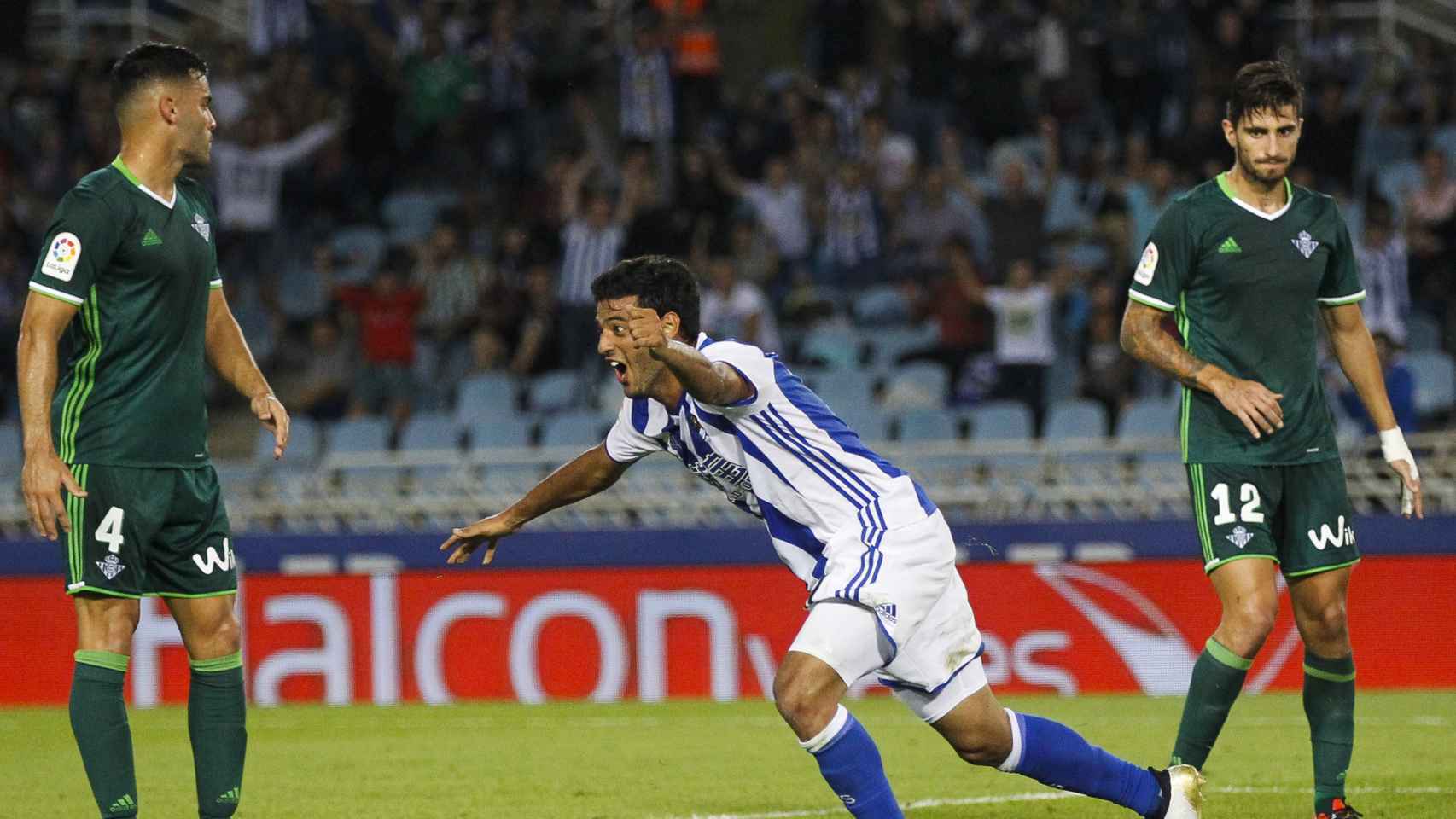 Carlos Vela decide en Anoeta (1-0)