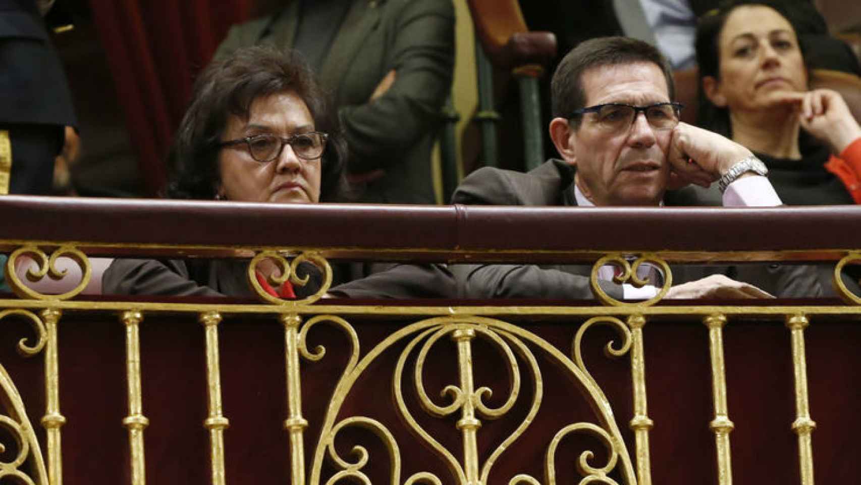 Magdalena Castejón y Pedro Sánchez, padres del ex líder socialista en el debate de investidura