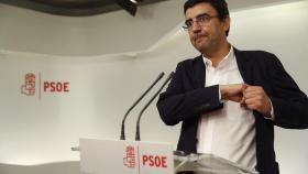 Mario Jiménez, portavoz de la gestora del PSOE, este lunes en Ferraz.