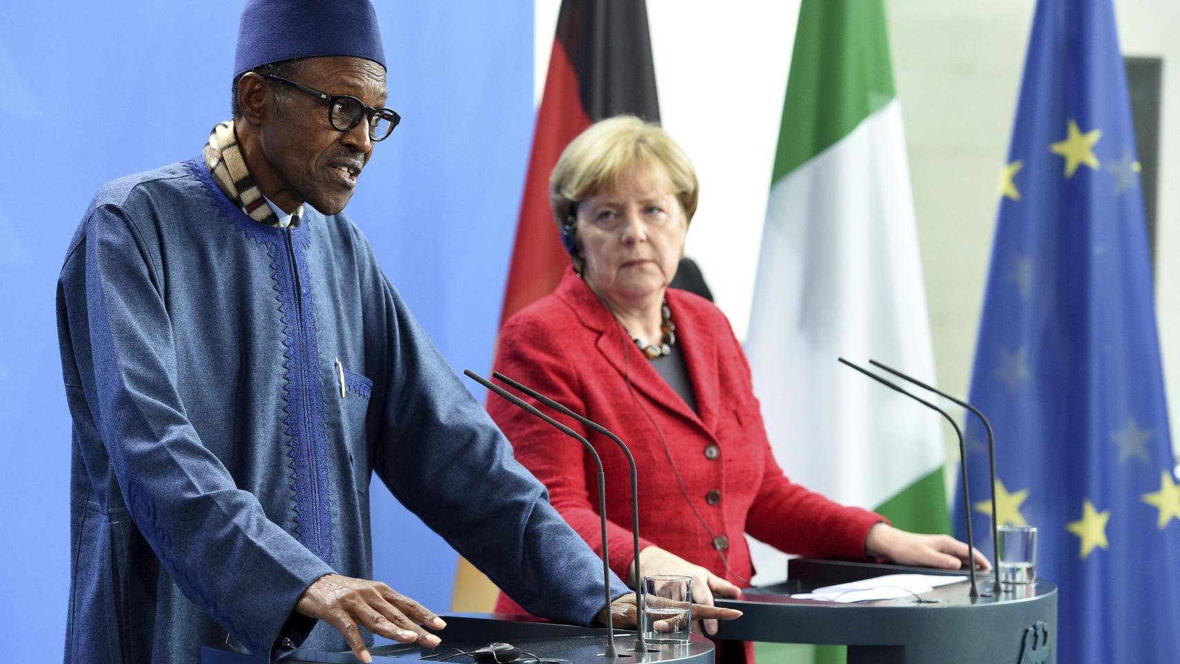 El presidente de Nigeria, ante Angela Merkel imagen