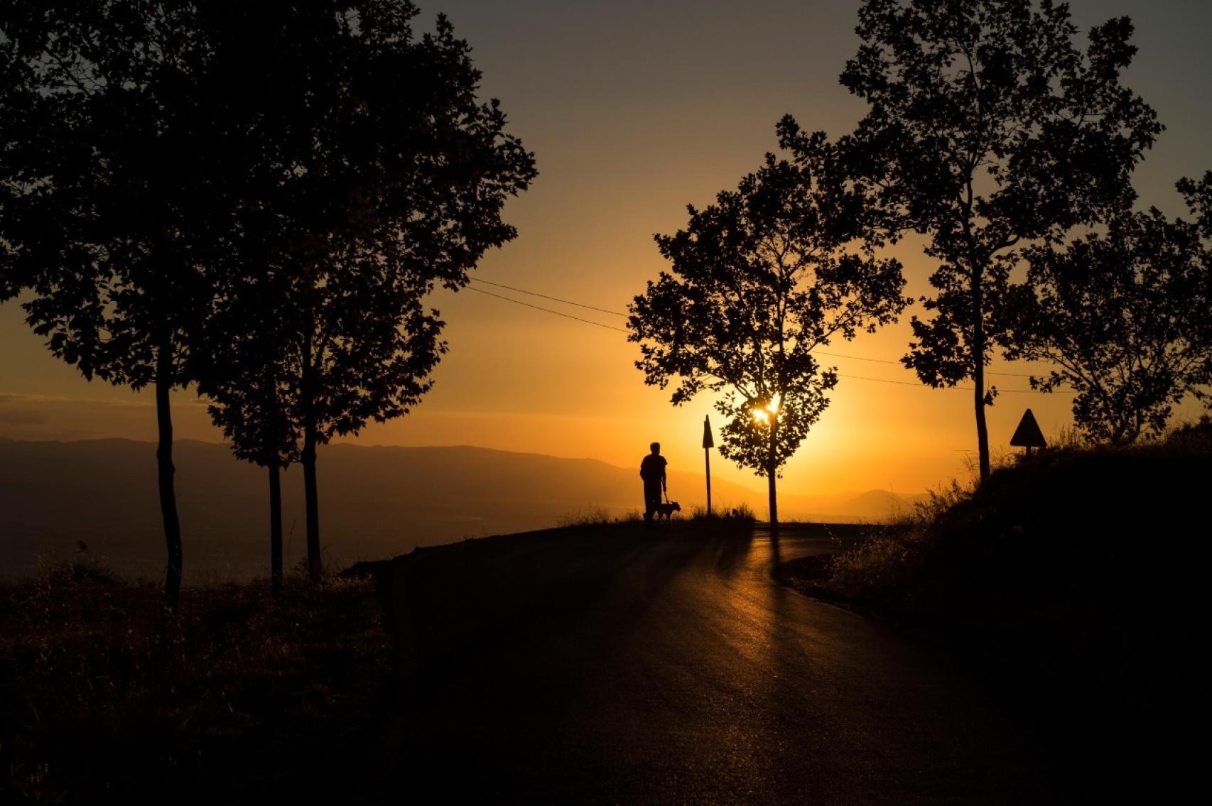 Atardecer en la carretera entre Víznar y Alfacar, a unos metros del lugar del asesinato.