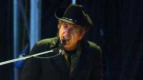 El cantautor y Premio Nobel de Literatura Bob Dylan en un concierto en el año 1978.