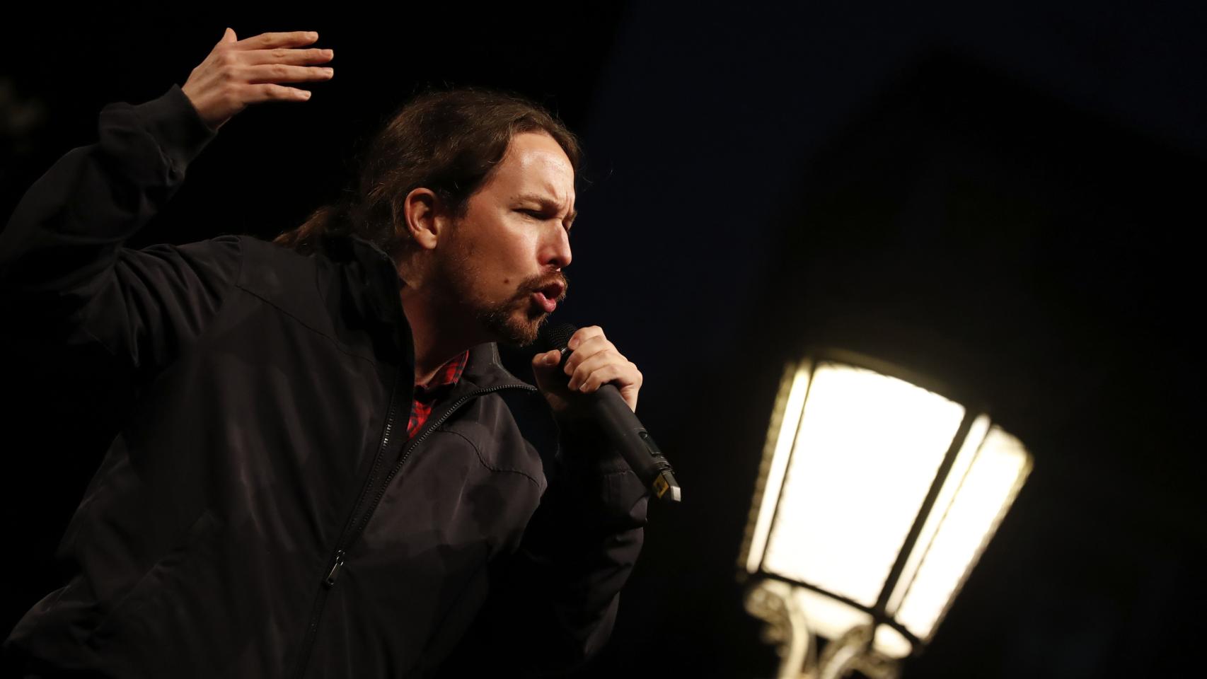 Iglesias en una concentración contra la pobreza energética.