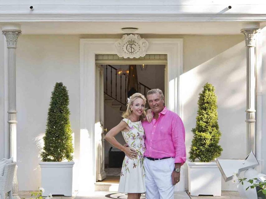 El duque de Castro y su esposa, en su residencia estival en Saint Tropez.