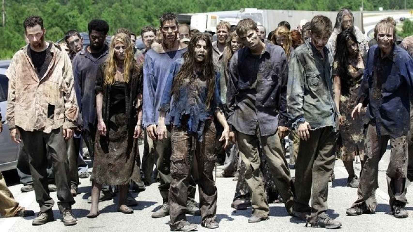 Zombies de la serie de television The walking dead, un buen referente si elegimos este disfraz.