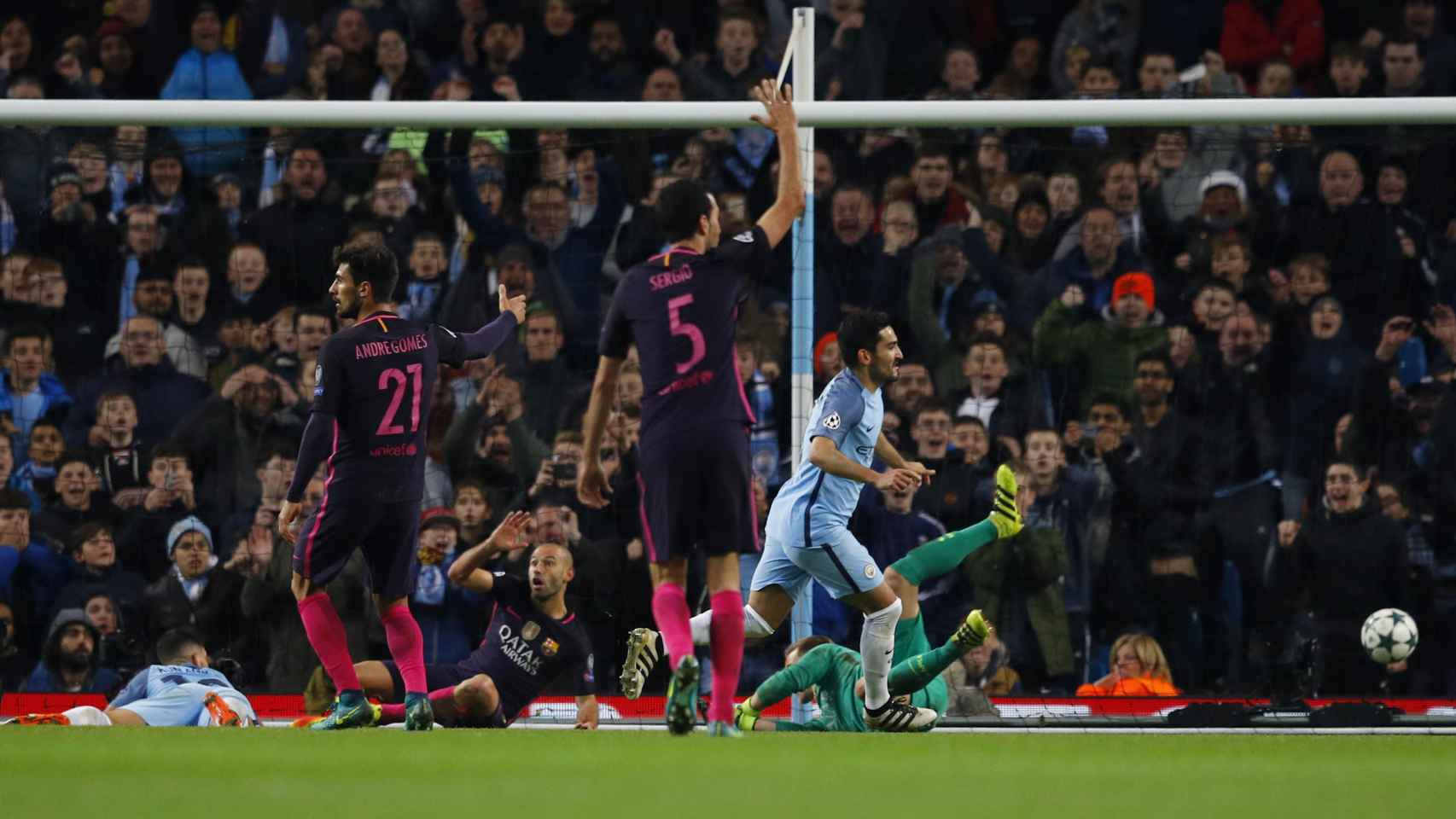 Manchester City's Ilkay Gundogan celebrates scoring their third goal