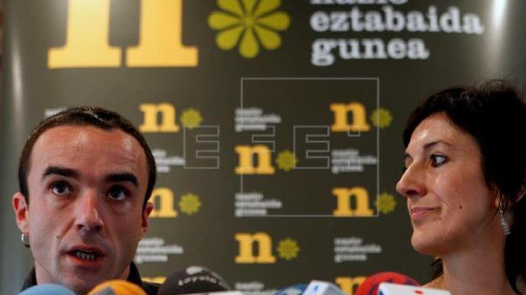 Mikel Irastorza (i) y Maite Albistegi.