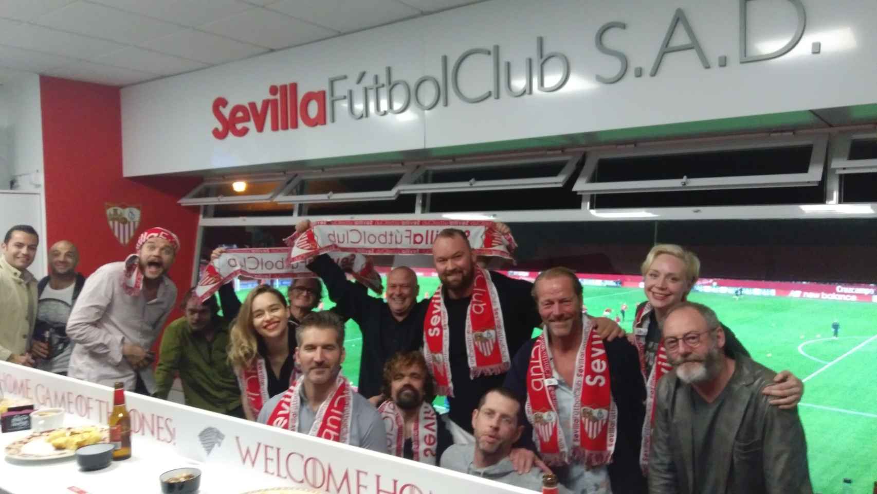 Los actores de Juego de Tronos en el estadio del Sevilla FC.