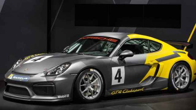 Aluvión GT4: el lucrativo negocio de los coches carreras-cliente