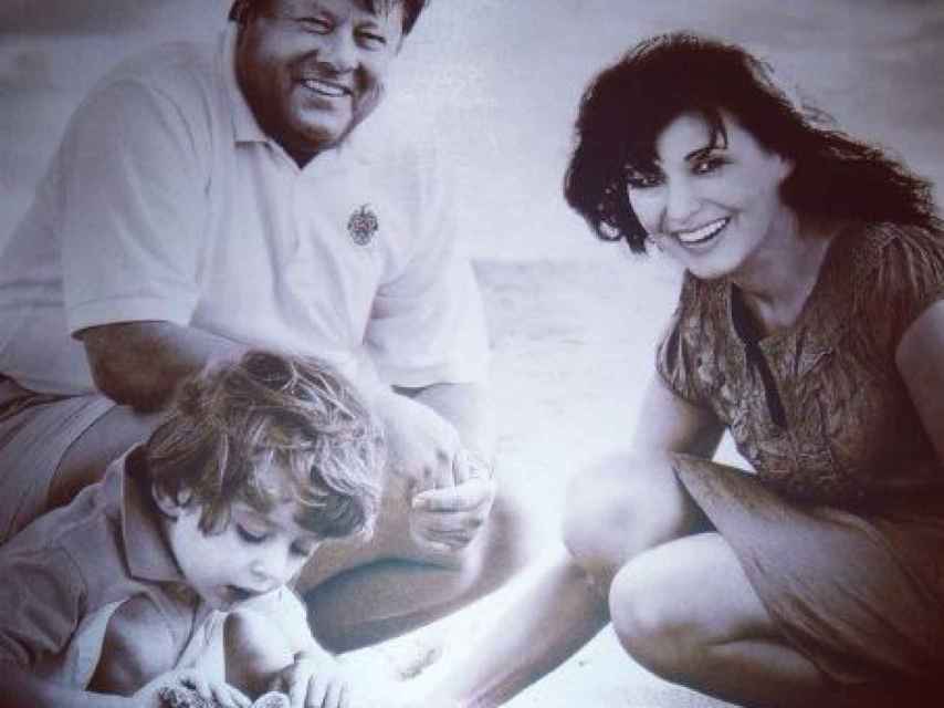El padre y la madre de Melania junto a Barron, el hijo en común con Donald Trump.
