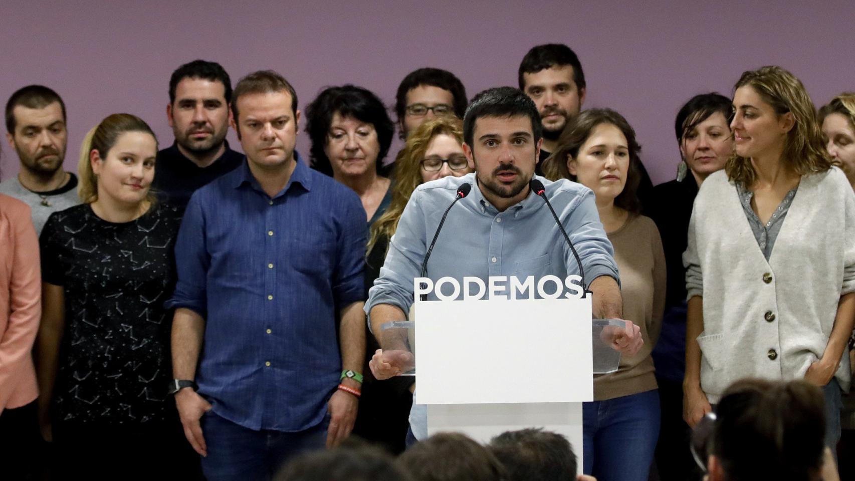 Ramón Espinar, este viernes junto a sus colaboradores.
