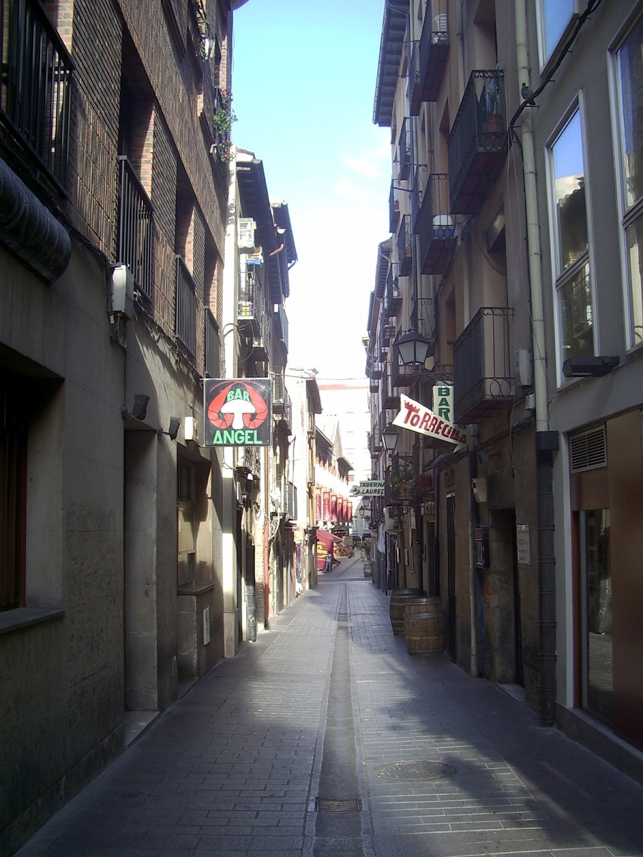 calle-laurel