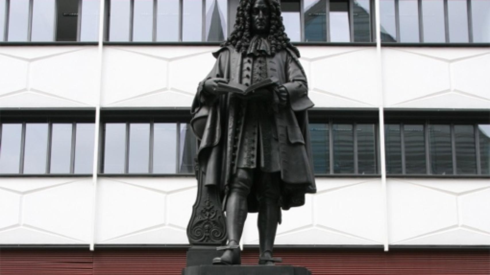Leibniz Genio Universal 300 Años Después 2123