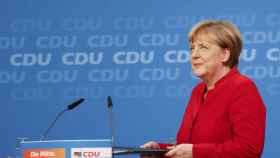 Angela Merkel, durante la rueda de prensa ofrecida en Berlín este domingo.