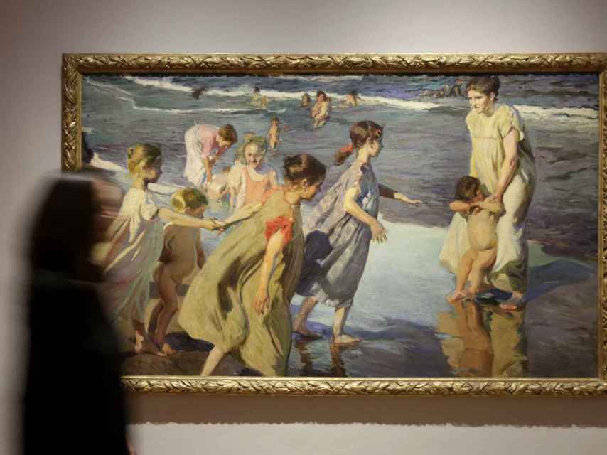 La pintura Verano, en la exposición del Museo Sorolla.