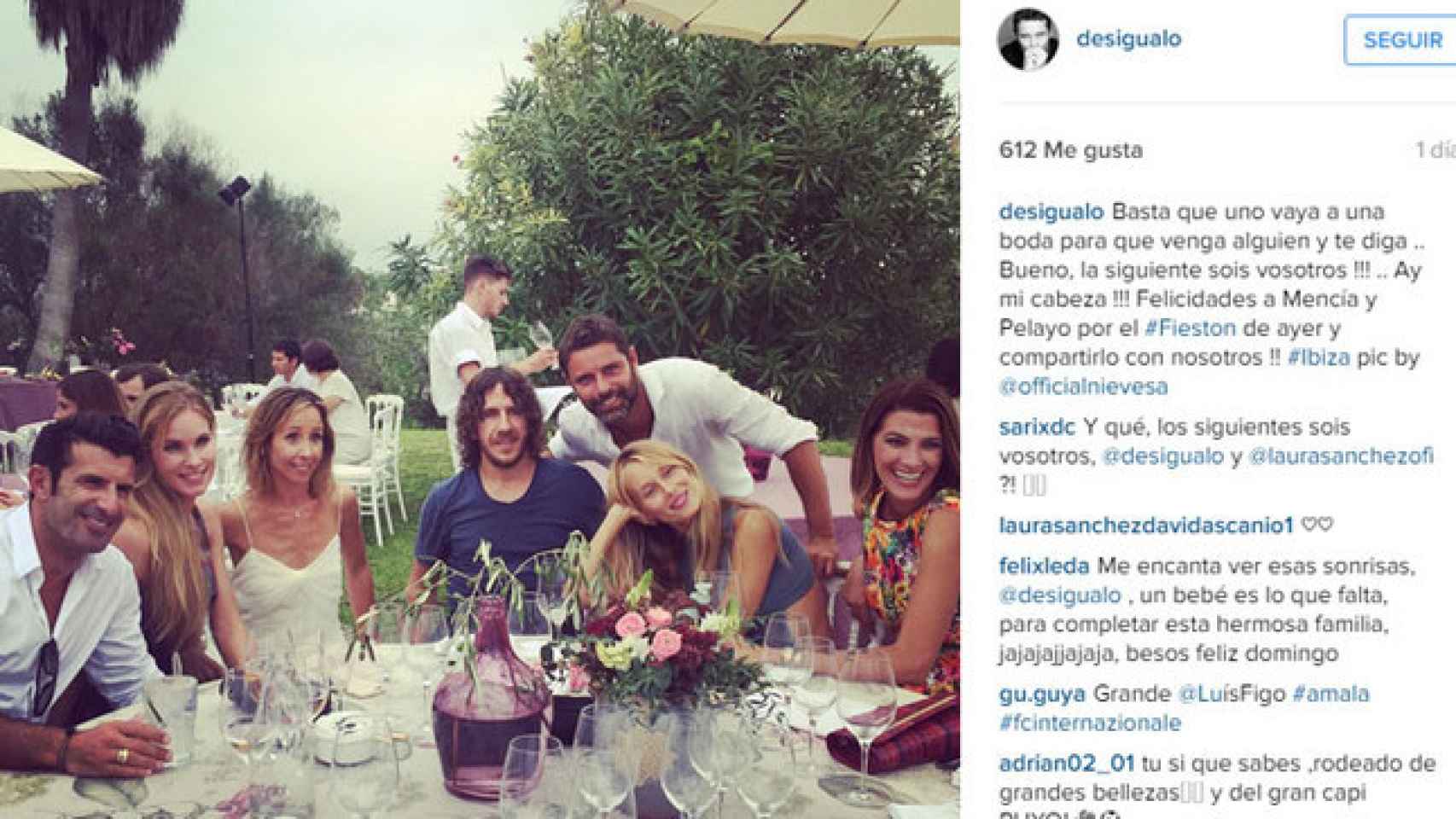 El matrimonio Figo-Svedin con amigos en una boda en Ibiza en 2015