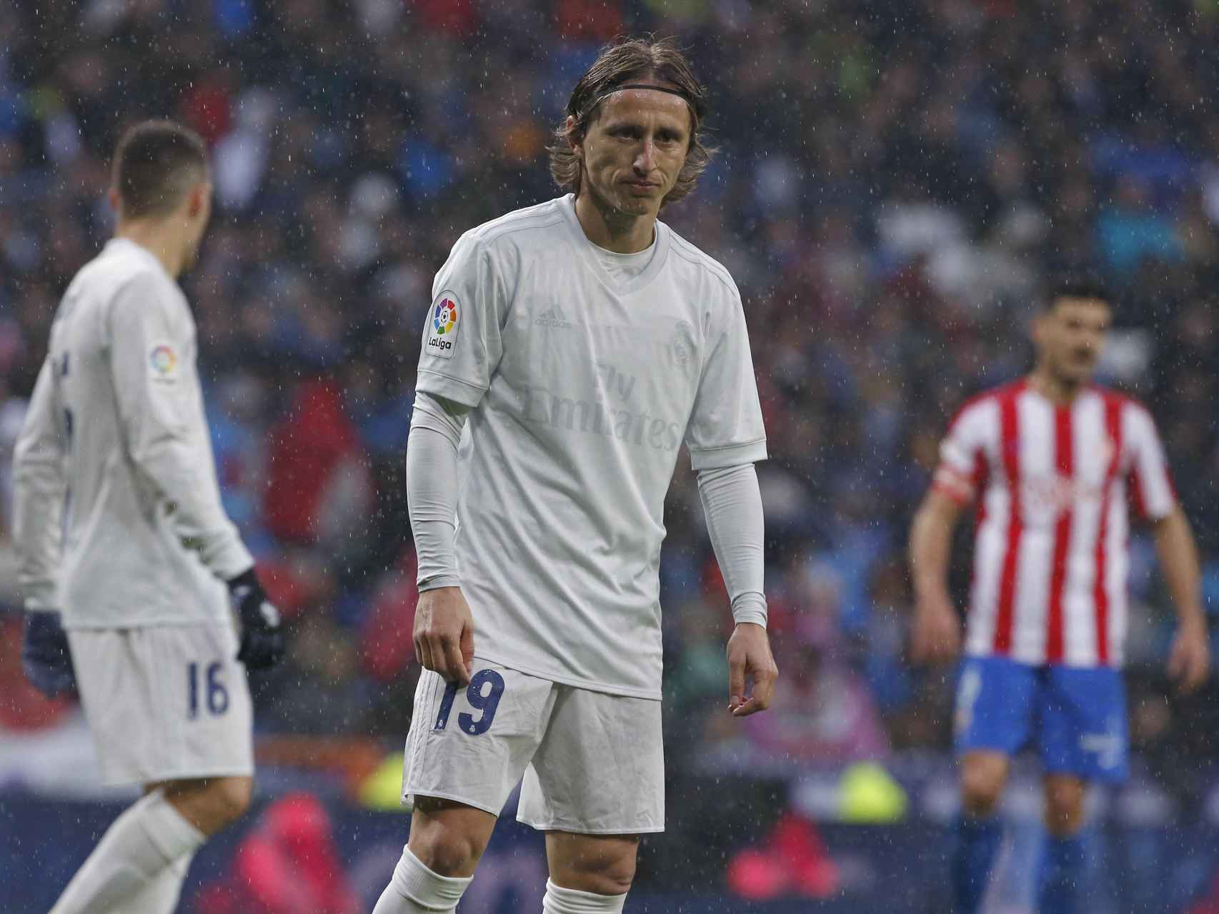 Luka Modric durante el Real Madrid-Sporting.