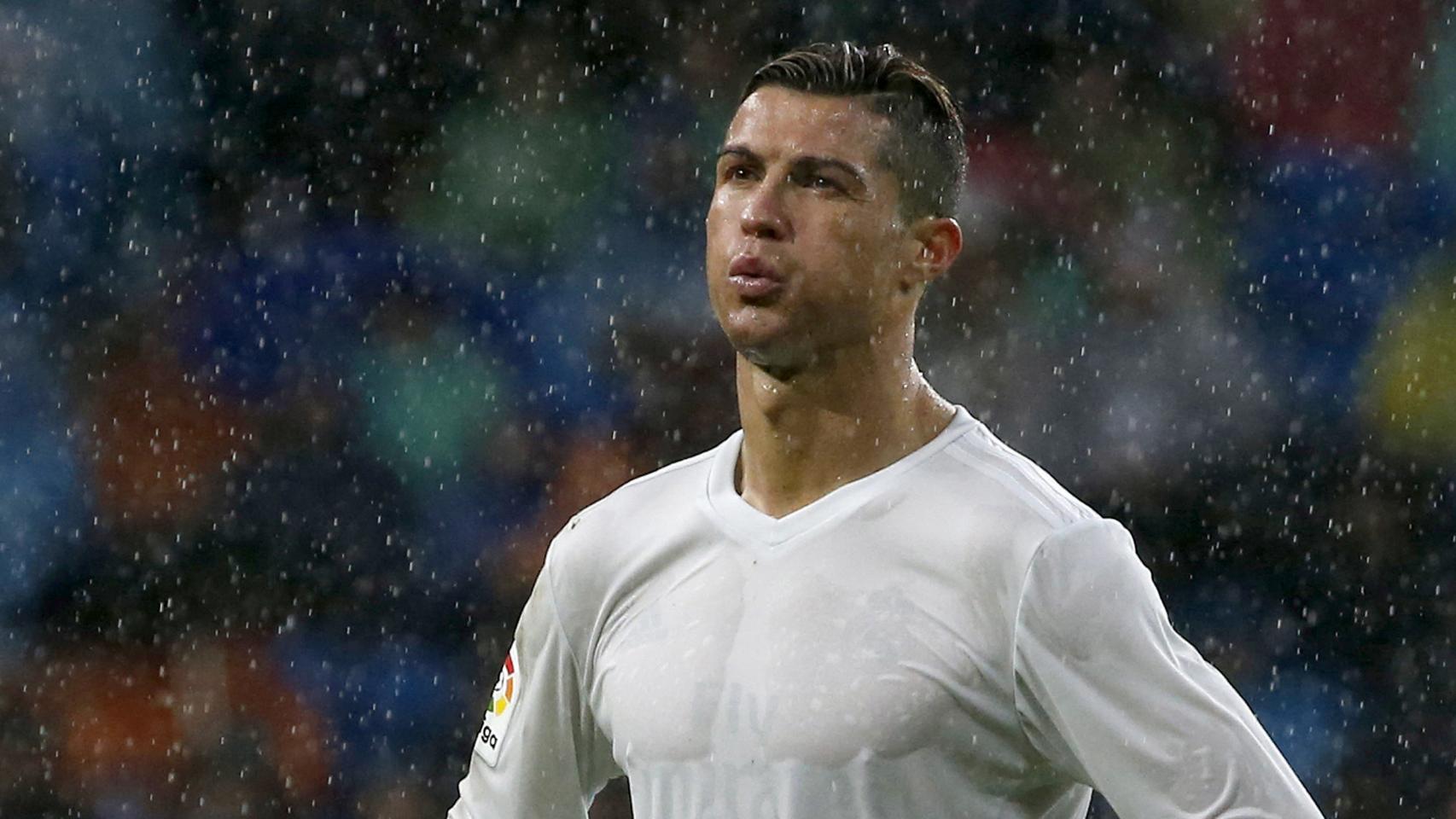 Cristiano Ronaldo durante el encuentro ante el Sporting de Gijón.