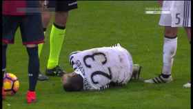 Dani Alves suffered a broken leg - Juventus vs Genoa