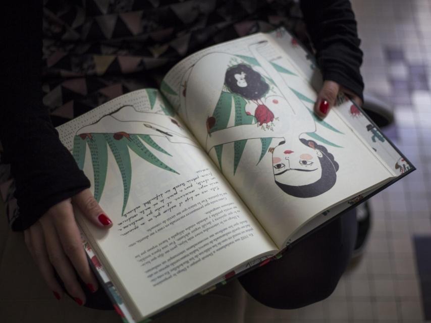 Maria Hesse muestra sus ilustraciones sobre Frida.