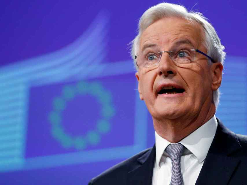 Barnier, durante su primera rueda de prensa como negociador del 'brexit'