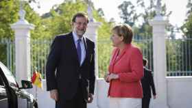 El presidente del Gobierno, Mariano Rajoy, con la canciller Angela Merkel.