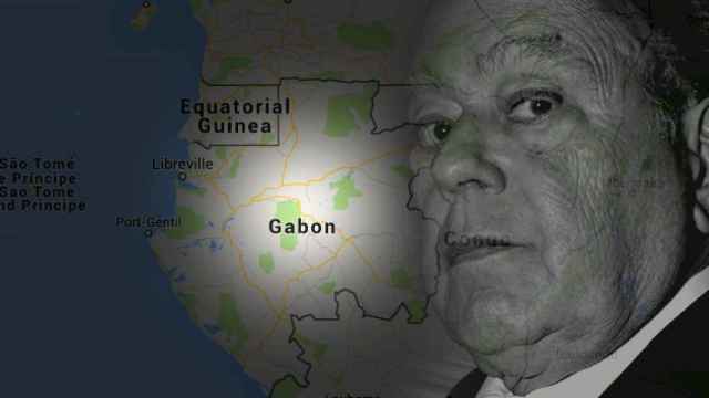 Jordi Pujol y el mapa de Gabón en África.