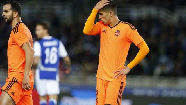 Cancelo se lamenta en el Real Sociedad-Valencia.
