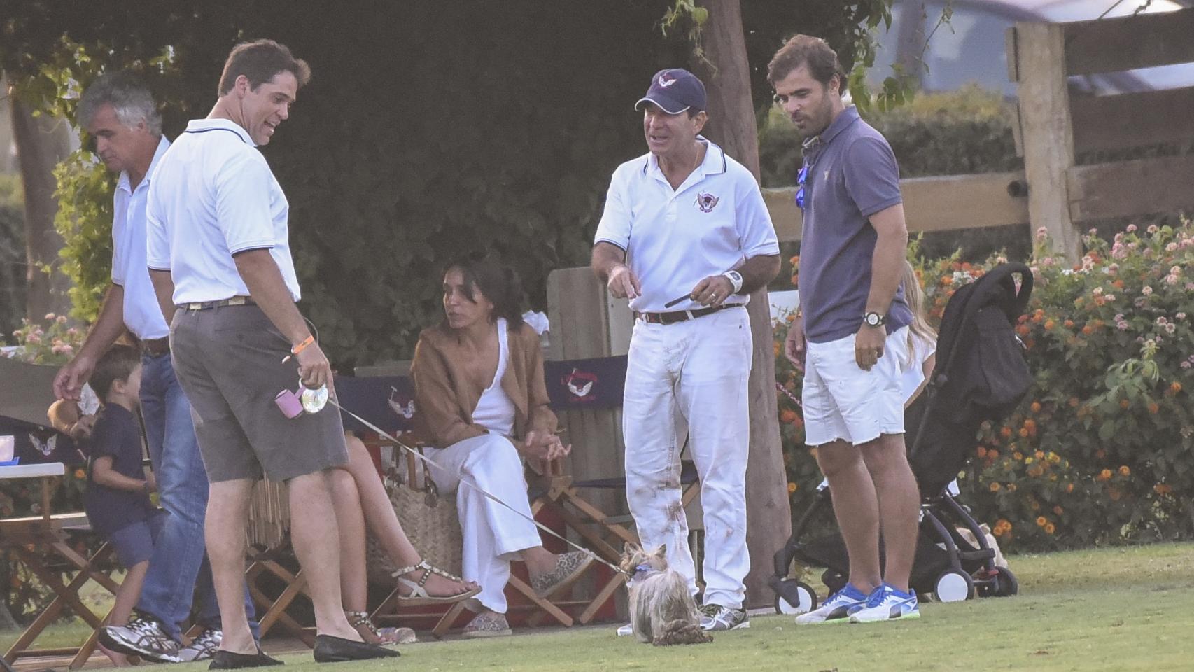 Víctor Vagas junto a su yerno Luis Alfonso de Borbón en Sotogrande.