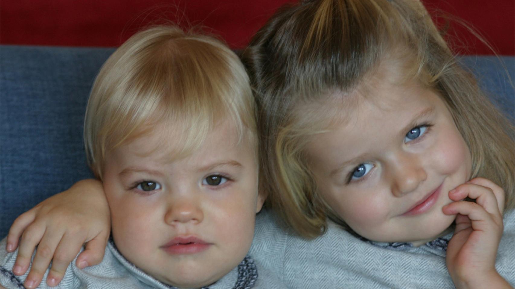 Sofía y Leonor felicitaron las fiestas en 2008