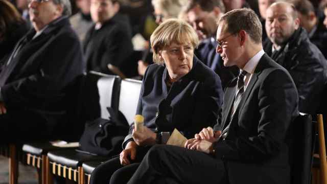 Angela Merkel comparece afectada ante los medios tras la muerte de doce compatriotas en el ataque.