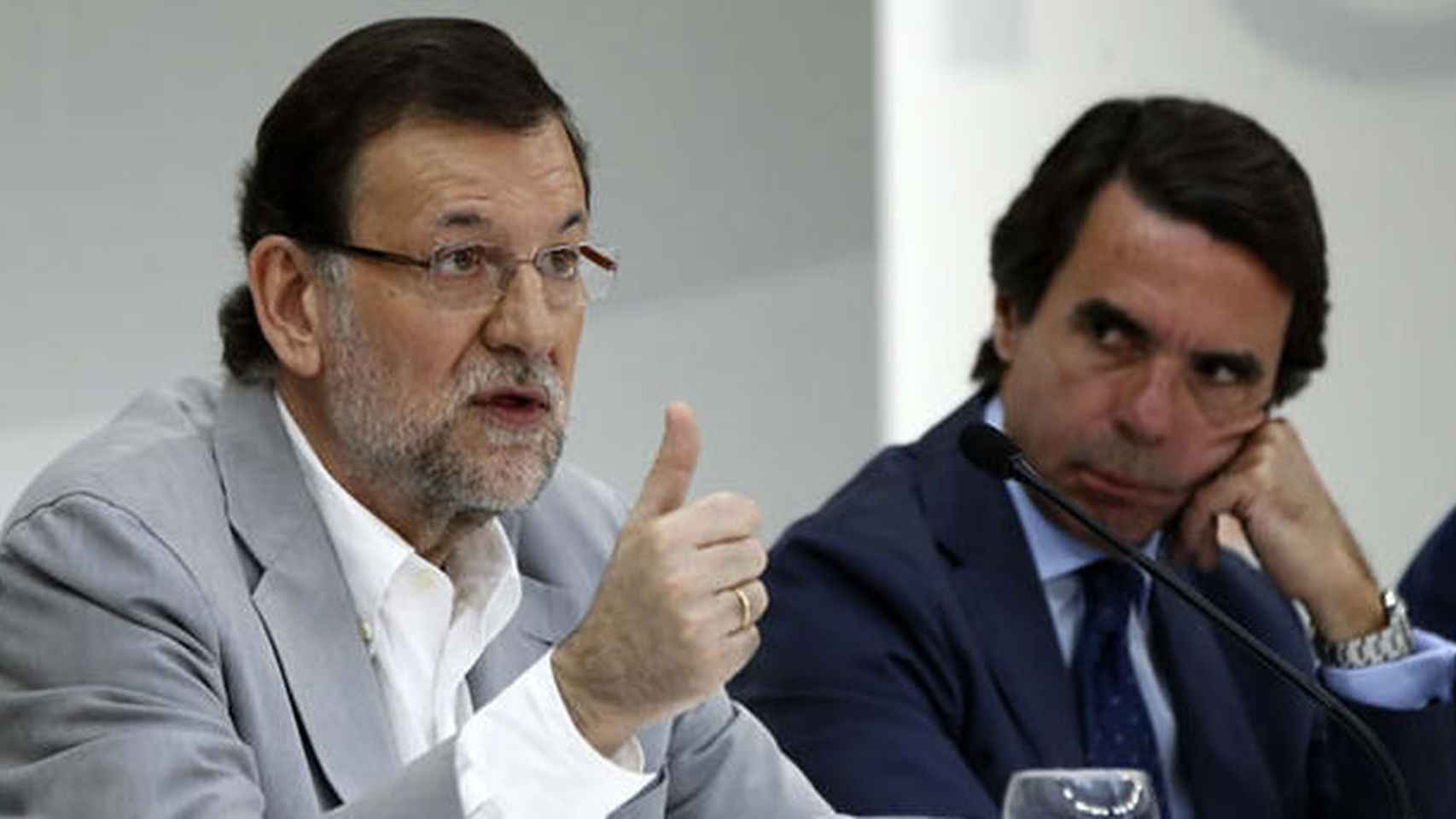 Mariano Rajoy junto con el expresidente de honor del PP, José María Aznar.