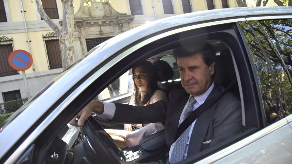 Cayetano Martínez de Irujo y Bárbara en su presentación oficial