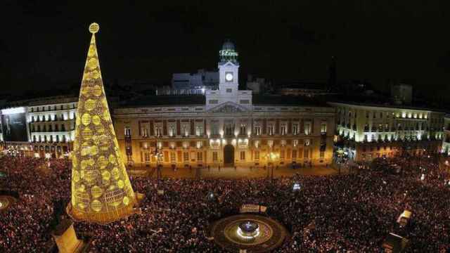 Las campanadas del reloj de la Puerta del Sol nos encaminarán otra vez al Año Nuevo