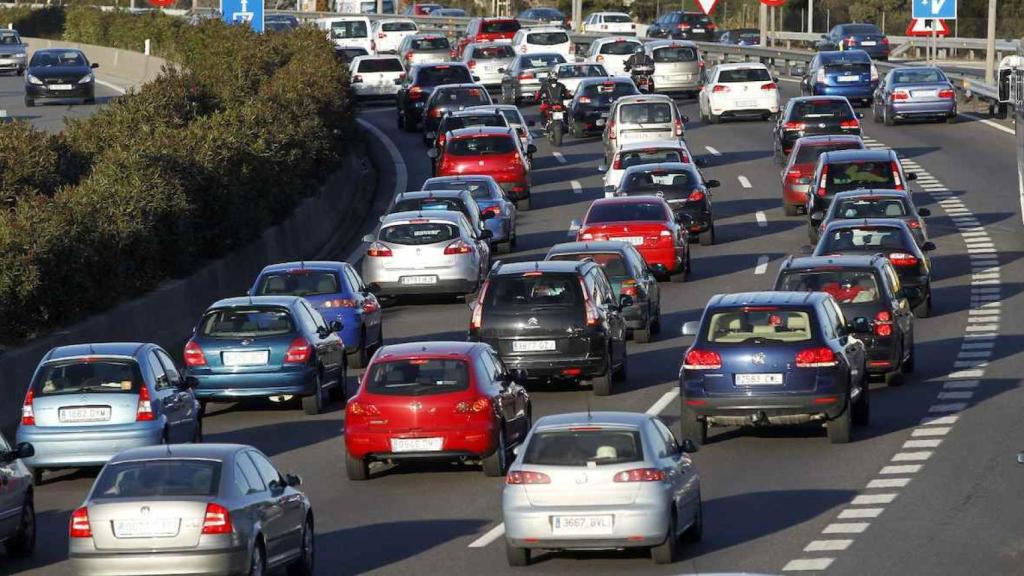 Varios vehículos durante la última 'operación salida'.