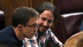 Iglesias y Errejón durante un pleno en el Congreso de los Diputados.