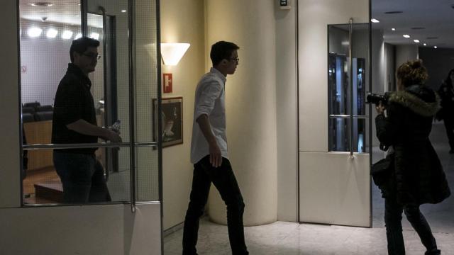 El secretario político de Podemos, Íñigo Errejón, hoy en el edificio del Congreso