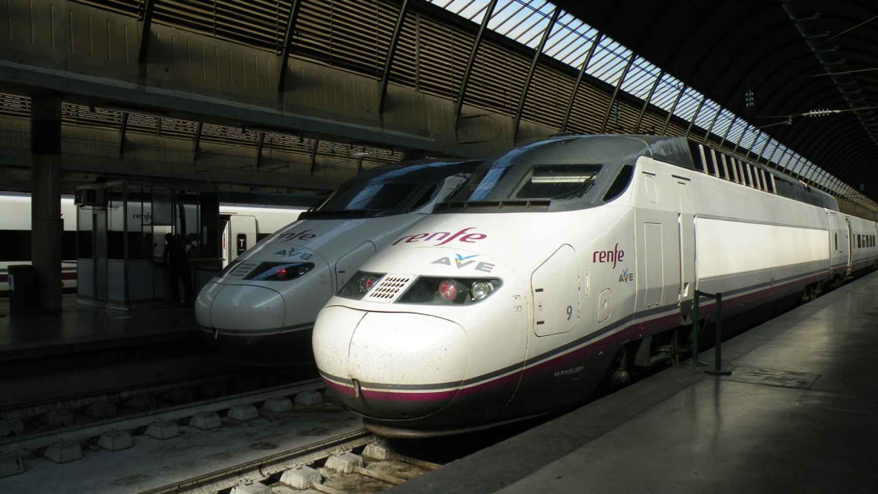 Dos trenes AVE, en una imagen de archivo.