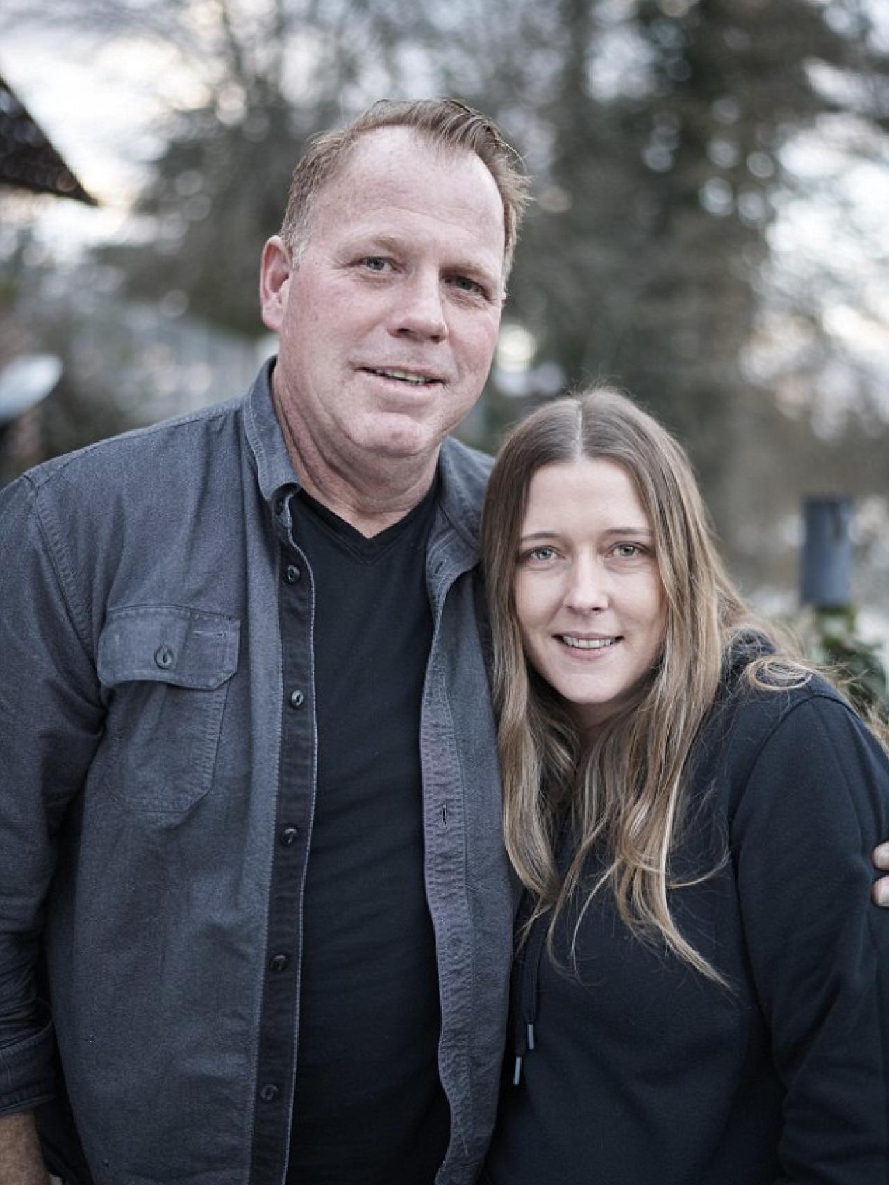 Thomas Markle y su novia desde hace dos meses.
