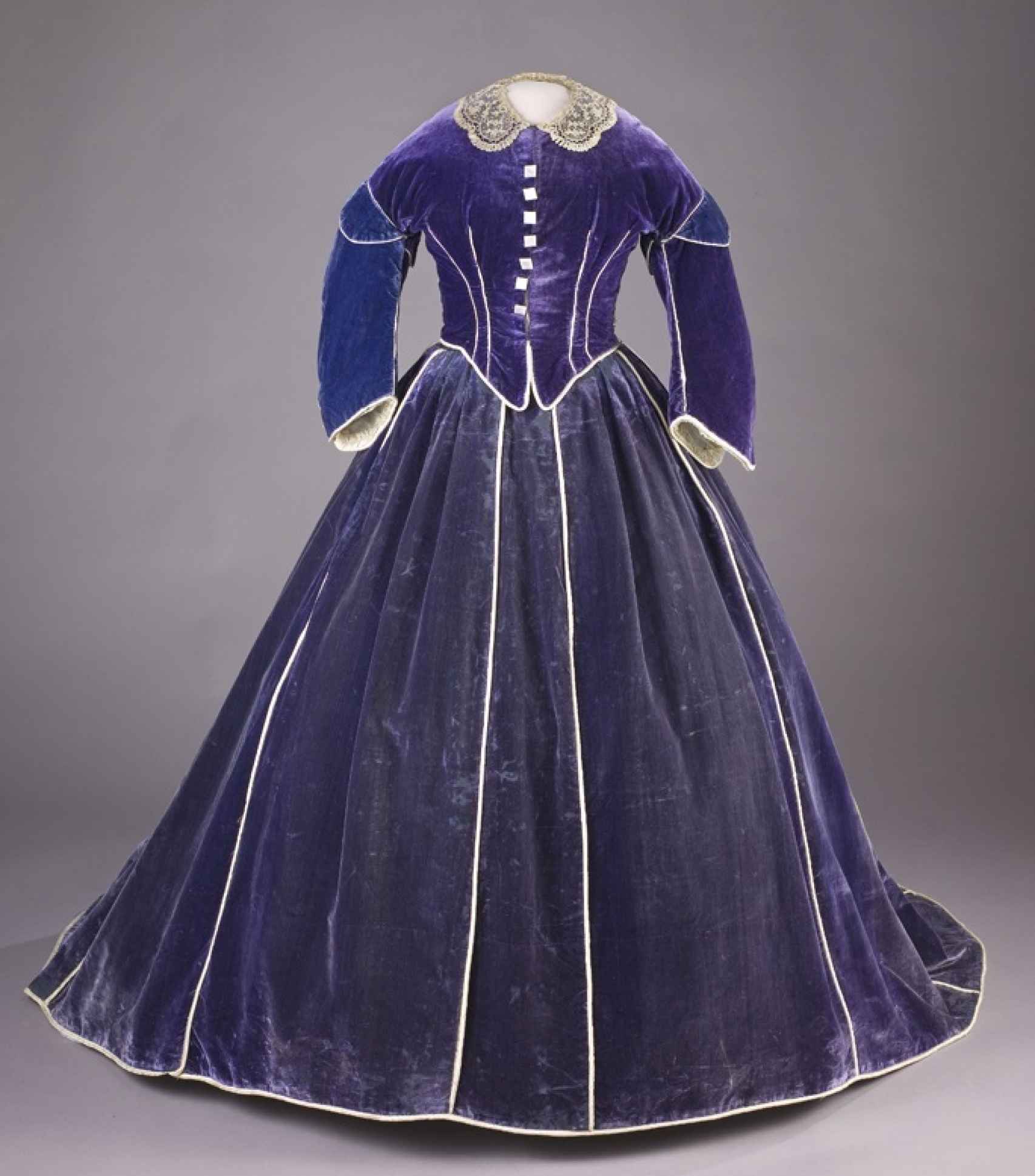 Vestido de Elizabeth Keckley que la señora Lincoln utilizó durante el invierno de 1861.