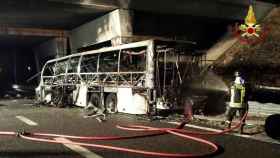 Mueren 16 jóvenes en un accidente de autobús en Italia
