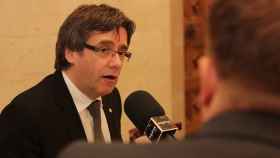 Puigdemont pasa serios apuros en el debate popular televisado