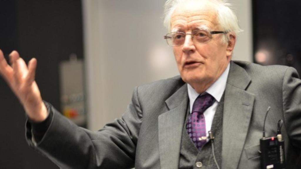 El estadístico británico David Cox.