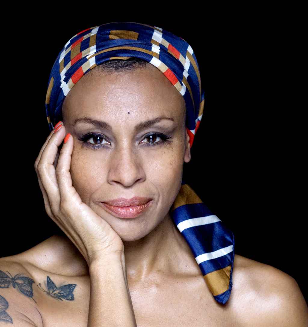 A la cantante Malia le diagnosticaron un cáncer de mama en 2009