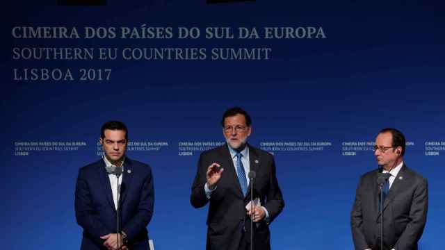Tsipras, Rajoy y Hollande, este sábado en Lisboa.