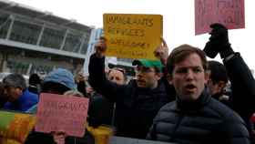 Protestas en el aeropuerto JFK de Nueva York ante la prohibición decretada por Trump.